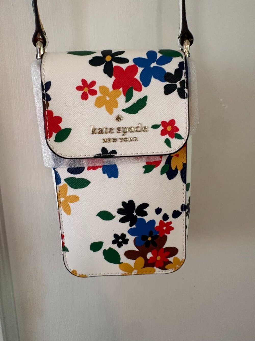 NWT! Kate Spade New York Flap / Phone Crossbody in Bright floral print